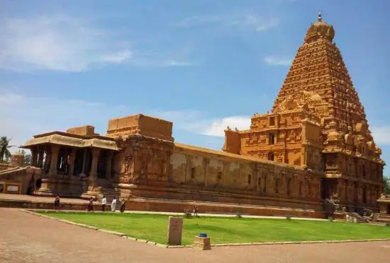 Brihadeshwara Temple - famous temples